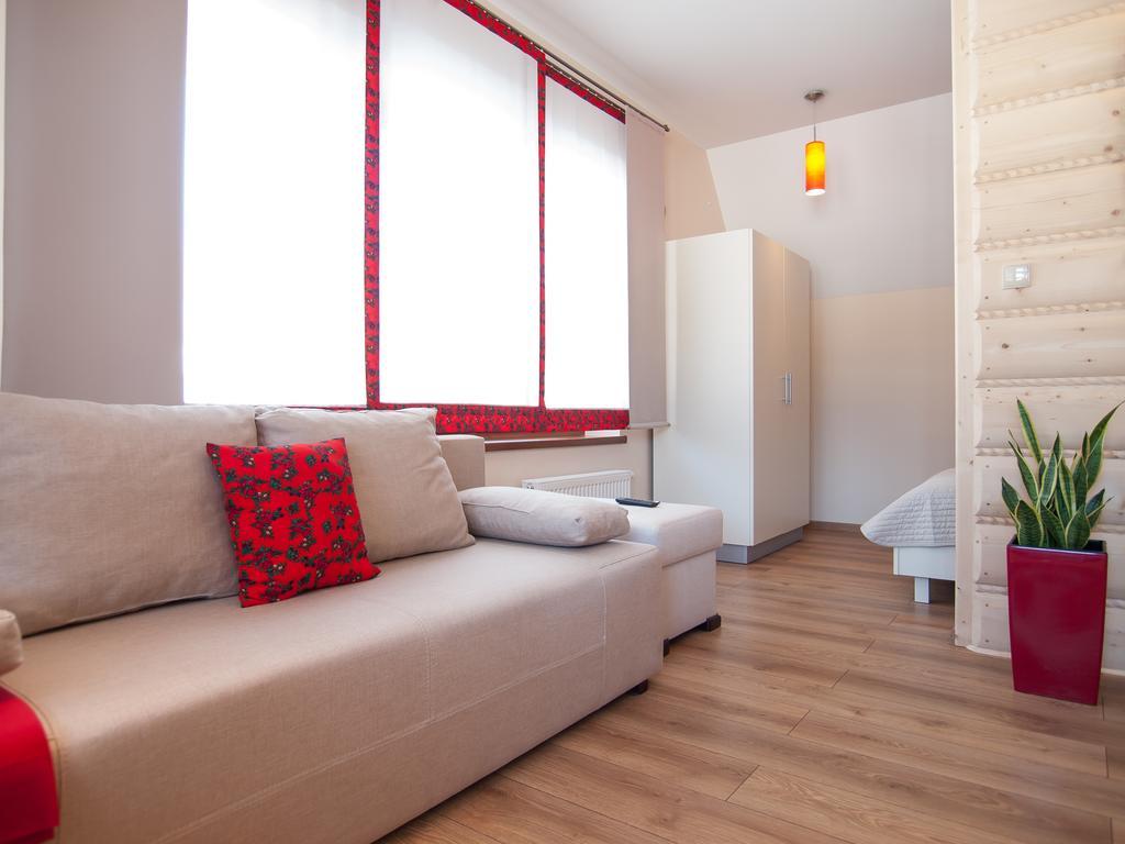 Domek & Apartament Na Ogrodzie Suche Bagian luar foto